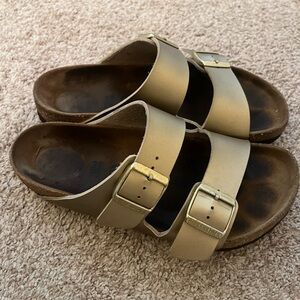 GUC Birkenstock Arizona Sandals in Gold Sz 39